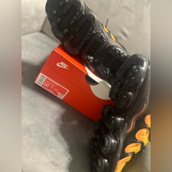 Ombré Orange/Yellow Vapormax - Picture 2 of 2